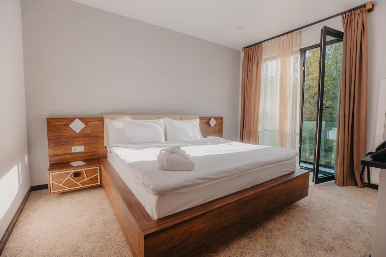 Capo Verde Hotel Μπατούμι Εξωτερικό φωτογραφία