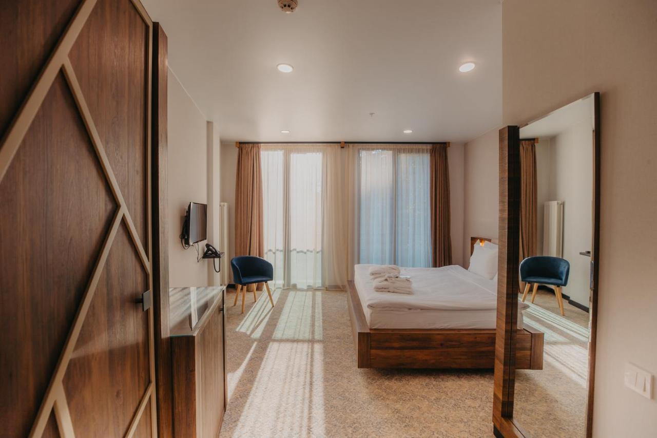 Capo Verde Hotel Μπατούμι Εξωτερικό φωτογραφία