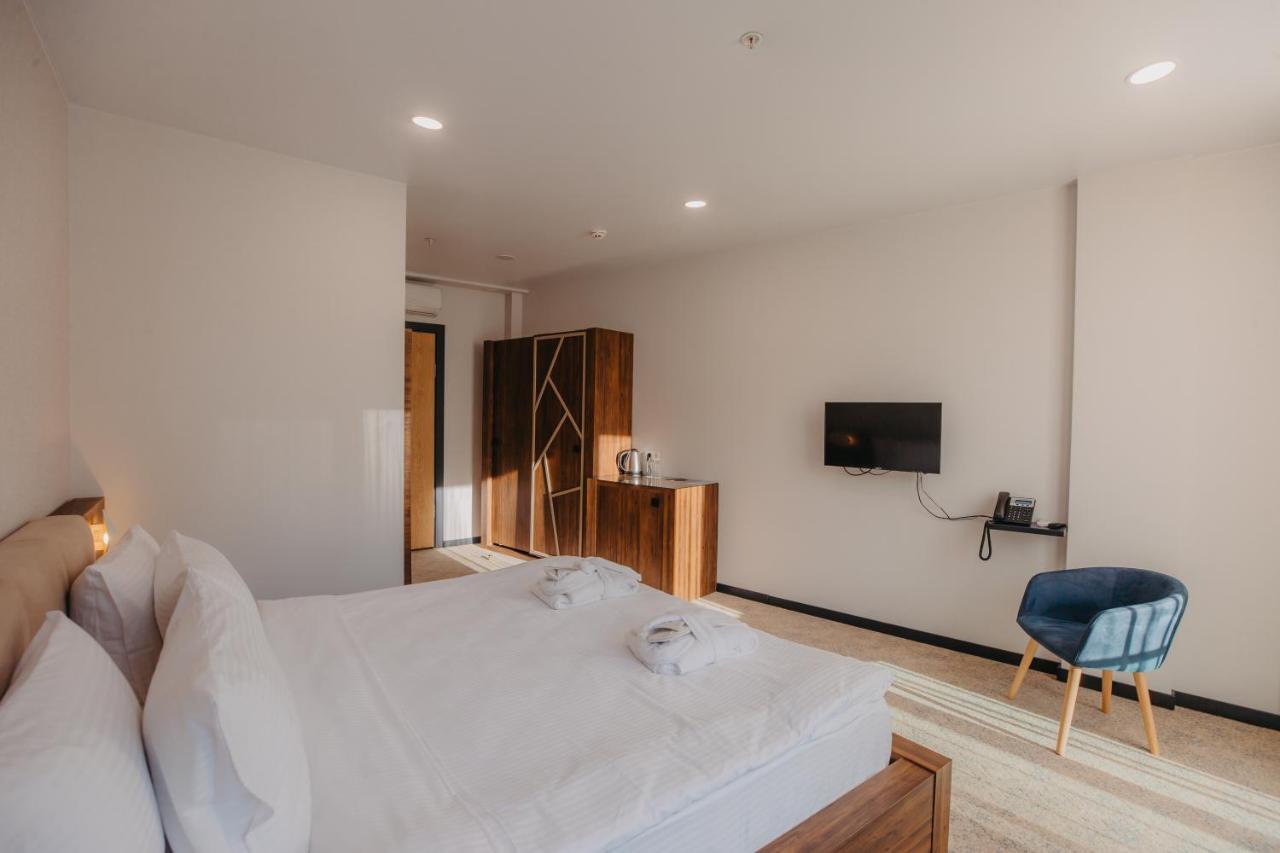 Capo Verde Hotel Μπατούμι Εξωτερικό φωτογραφία