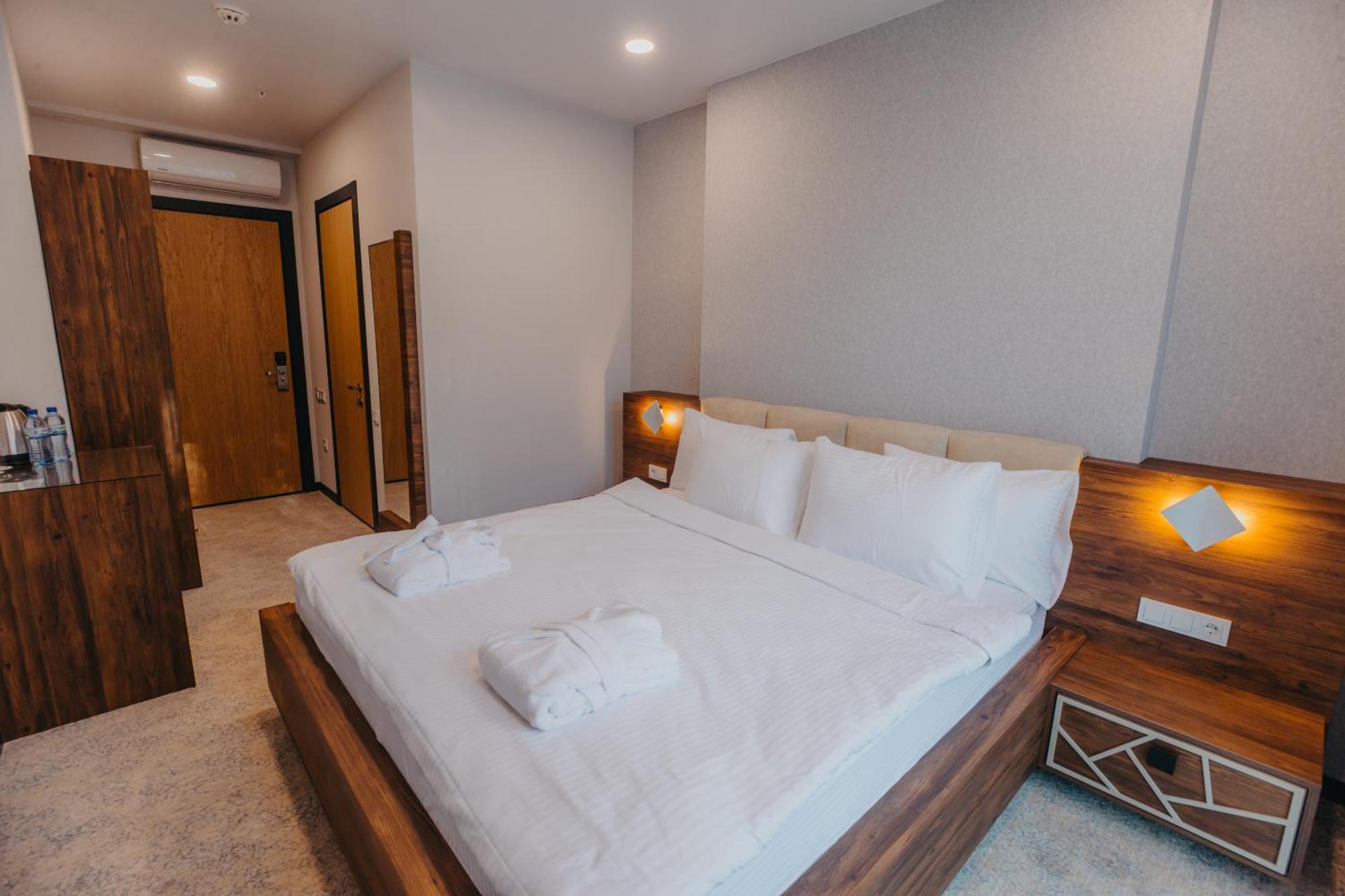 Capo Verde Hotel Μπατούμι Εξωτερικό φωτογραφία